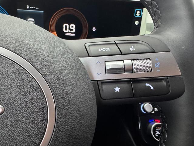 Hyundai TUCSON STYLE TRANSPORTSCHADEN KLIMAAUTOMATIK TOTWINKEL NAVI SHZ RFK PDC 