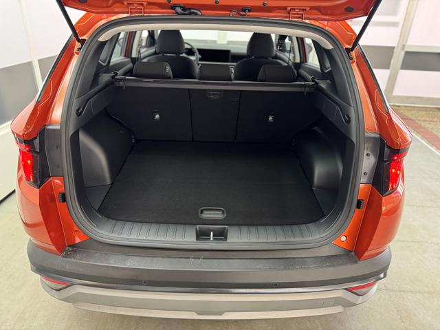 Hyundai TUCSON STYLE TRANSPORTSCHADEN KLIMAAUTOMATIK TOTWINKEL NAVI SHZ RFK PDC 