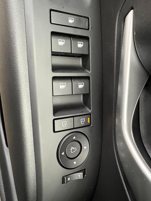 Hyundai TUCSON STYLE AUT KLIMAAUTOMATIK TOTWINKEL NAVI SHZ RFK PDC 