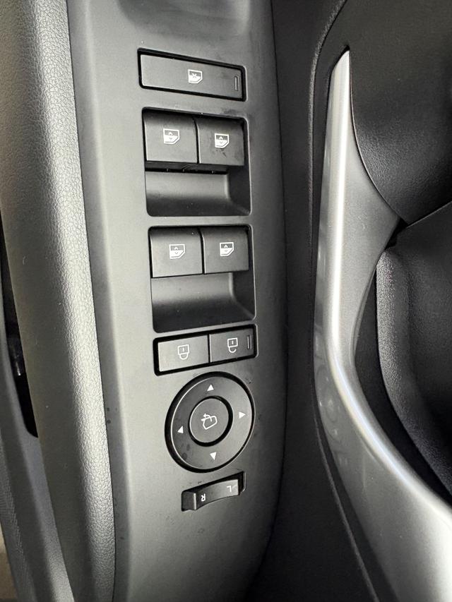 Hyundai TUCSON STYLE AUT KLIMAAUTOMATIK TOTWINKEL NAVI SHZ RFK PDC 