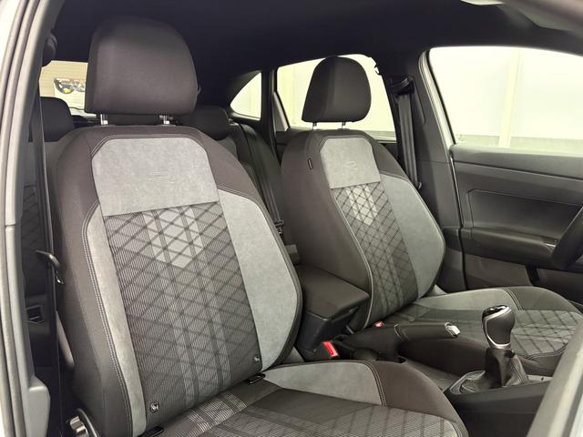 Volkswagen Taigo R-LINE BLACK PACK MATRIX ACC 