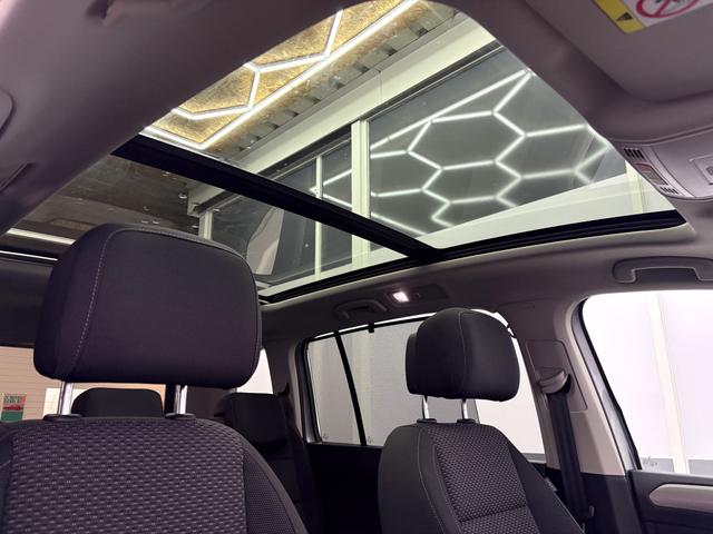 Volkswagen Touran Family DSG PANO KEYLESS ACC NAVI 
