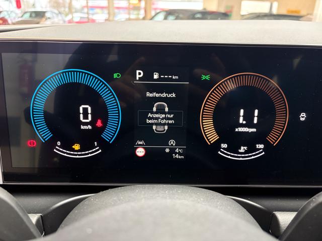 Hyundai TUCSON STYLE AUT KLIMAAUTOMATIK TOTWINKEL NAVI SHZ RFK PDC 