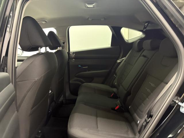 Hyundai TUCSON STYLE 18 ALU KLIMAAUTOMATIK TOTWINKEL NAVI SHZ RFK PDC 