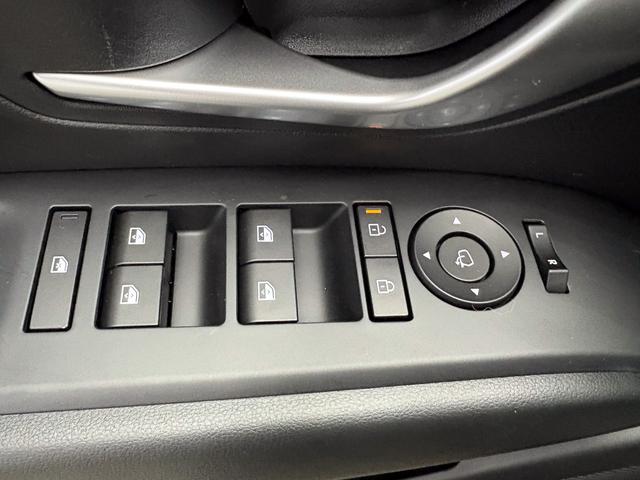 Hyundai TUCSON STYLE 18 ALU KLIMAAUTOMATIK TOTWINKEL NAVI SHZ RFK PDC 