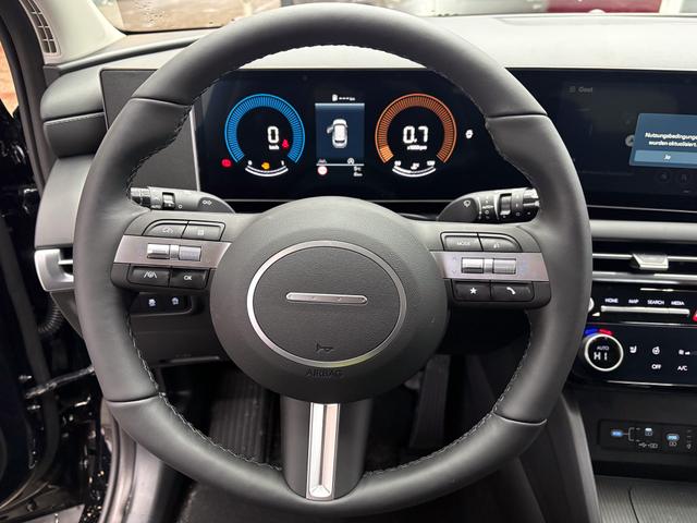 Hyundai TUCSON STYLE 18 ALU KLIMAAUTOMATIK TOTWINKEL NAVI SHZ RFK PDC 