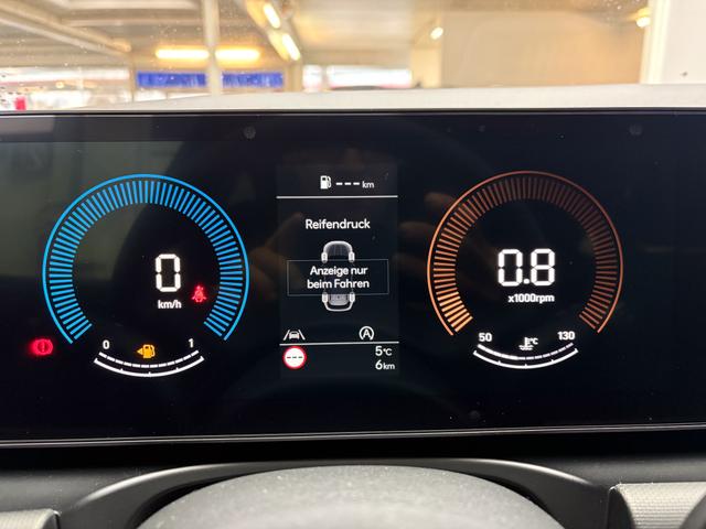 Hyundai TUCSON STYLE 18 ALU KLIMAAUTOMATIK TOTWINKEL NAVI SHZ RFK PDC 