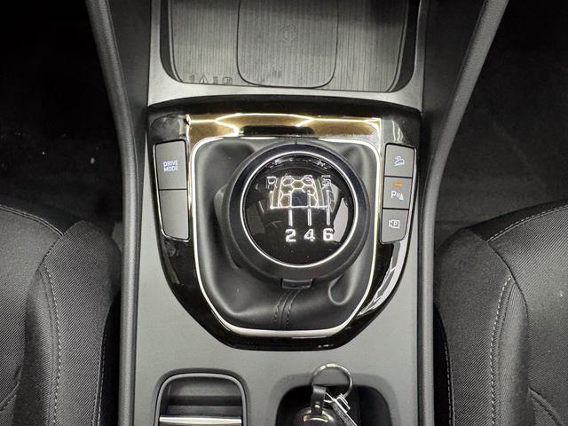 Hyundai TUCSON STYLE 18 ALU KLIMAAUTOMATIK TOTWINKEL NAVI SHZ RFK PDC 