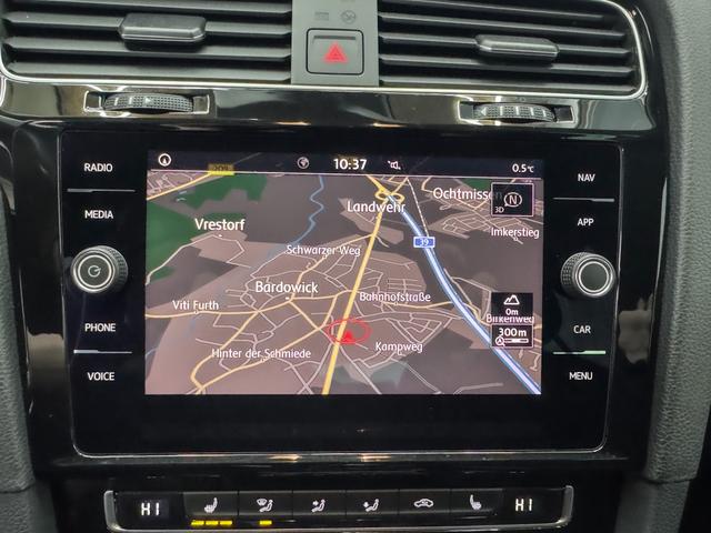 Volkswagen Golf VII 1.5 TSI BlueMotion IQ.DRIVE NAVI SHZ ACC 