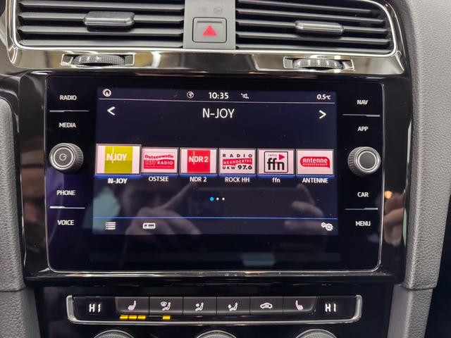 Volkswagen Golf VII 1.5 TSI BlueMotion IQ.DRIVE NAVI SHZ ACC 