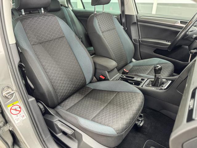 Volkswagen Golf VII 1.5 TSI BlueMotion IQ.DRIVE NAVI SHZ ACC 