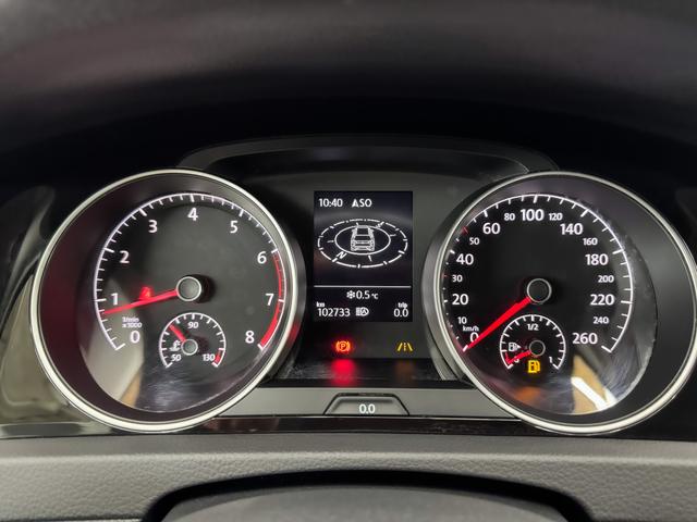 Volkswagen Golf VII 1.5 TSI BlueMotion IQ.DRIVE NAVI SHZ ACC 