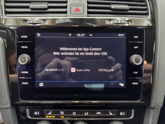 Volkswagen Golf VII 1.5 TSI BlueMotion IQ.DRIVE NAVI SHZ ACC 