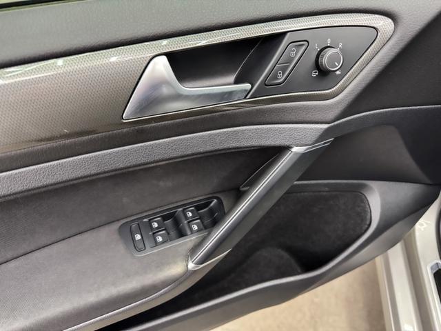 Volkswagen Golf VII 1.5 TSI BlueMotion IQ.DRIVE NAVI SHZ ACC 