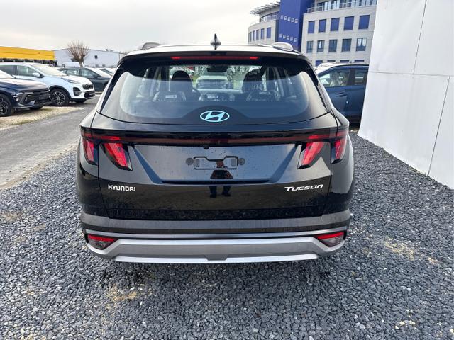 Hyundai / TUCSON / Schwarz / / / KLIMAAUTOMATIK TOTWINKEL NAVI SHZ RFK PDC