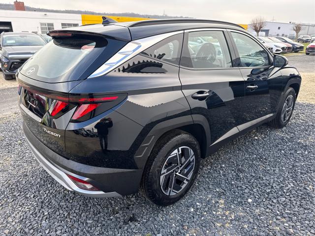 Hyundai / TUCSON / Schwarz / / / KLIMAAUTOMATIK TOTWINKEL NAVI SHZ RFK PDC