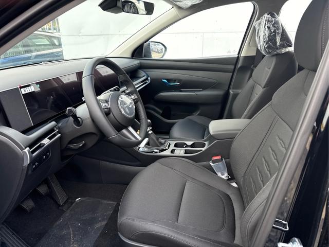 Hyundai / TUCSON / Schwarz / / / KLIMAAUTOMATIK TOTWINKEL NAVI SHZ RFK PDC