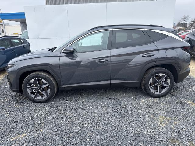 Hyundai / TUCSON / Grau / / / 18 ALU KLIMAAUTOMATIK TOTWINKEL NAVI SHZ RFK PDC
