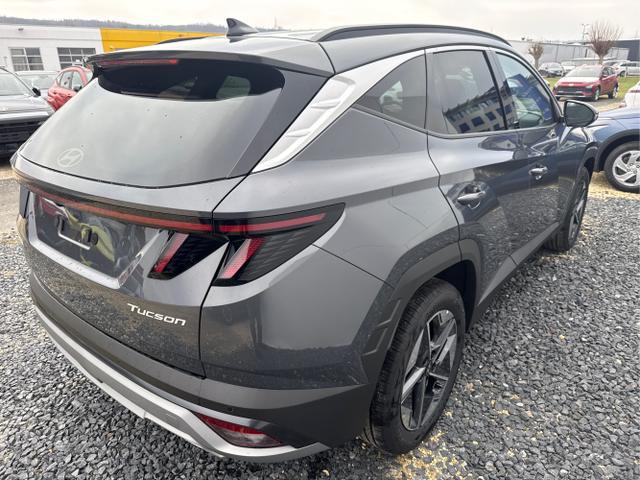 Hyundai / TUCSON / Grau / / / 18 ALU KLIMAAUTOMATIK TOTWINKEL NAVI SHZ RFK PDC