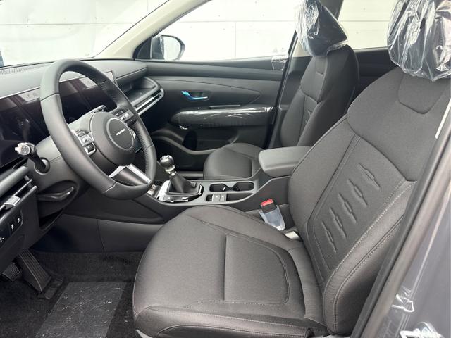 Hyundai / TUCSON / Grau / / / 18 ALU KLIMAAUTOMATIK TOTWINKEL NAVI SHZ RFK PDC