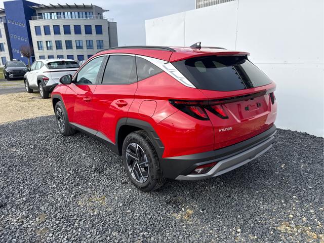 Hyundai / TUCSON / Rot / / / KLIMAAUTOMATIK TOTWINKEL NAVI SHZ RFK PDC