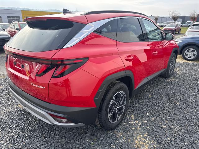 Hyundai / TUCSON / Rot / / / KLIMAAUTOMATIK TOTWINKEL NAVI SHZ RFK PDC