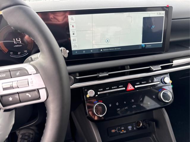 Hyundai / TUCSON / Rot / / / KLIMAAUTOMATIK TOTWINKEL NAVI SHZ RFK PDC