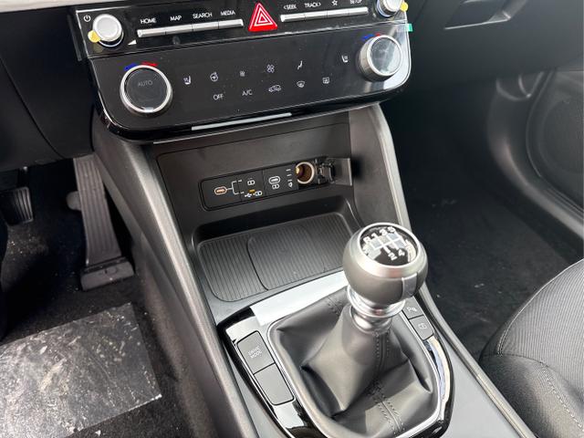 Hyundai / TUCSON / Rot / / / KLIMAAUTOMATIK TOTWINKEL NAVI SHZ RFK PDC