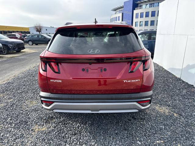 Hyundai / TUCSON / Rot / / / KLIMAAUTOMATIK TOTWINKEL NAVI SHZ RFK PDC