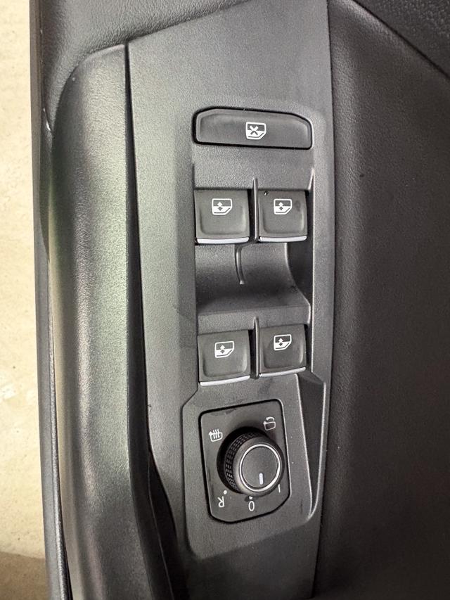 Volkswagen T-Cross R-LINE EDITION DSG AHK SHZ 