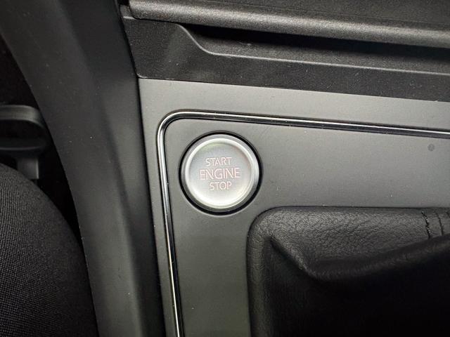 Volkswagen Touran Family PANO SHZ ACC KEYLESS 