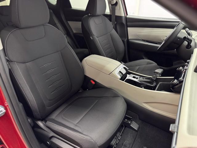 Hyundai TUCSON STYLE AUT KLIMAAUTOMATIK TOTWINKEL NAVI SHZ RFK PDC 