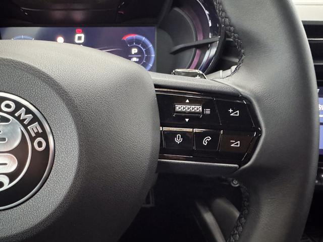 Alfa Romeo Junior Speciale IBRIDA MATRIX ACC KEYLESS NAVI 