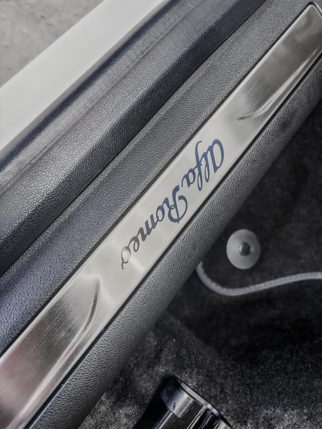 Alfa Romeo Junior Speciale IBRIDA MATRIX ACC KEYLESS NAVI 