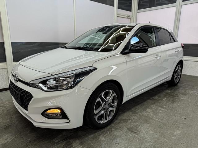 Hyundai i20 - ACTIVE DCT NAVI SHZ RFK PDC