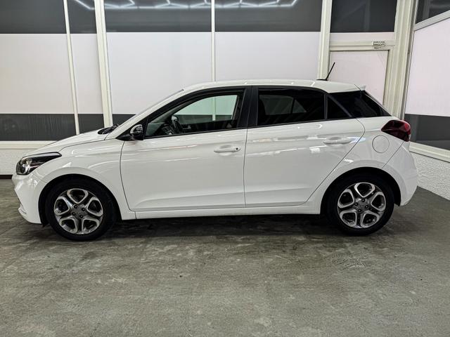 Hyundai i20 ACTIVE DCT NAVI SHZ RFK PDC 