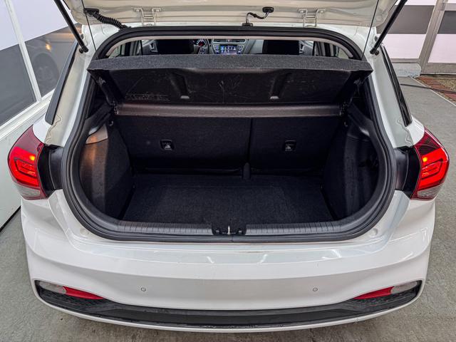 Hyundai i20 ACTIVE DCT NAVI SHZ RFK PDC 