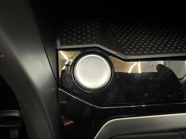 Volkswagen T-Roc EDITION IQ DRIVE SHZ ACC RFK PDC 