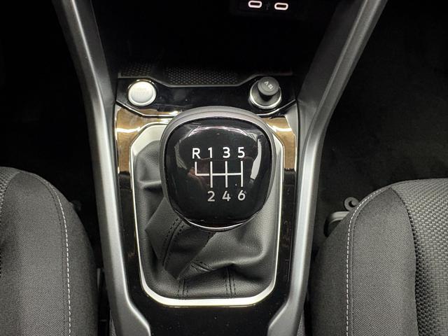 Volkswagen T-Roc EDITION IQ DRIVE SHZ ACC RFK PDC 