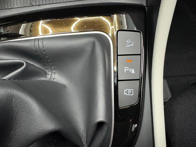 Hyundai TUCSON STYLE KLIMAAUTOMATIK TOTWINKEL NAVI SHZ RFK PDC 