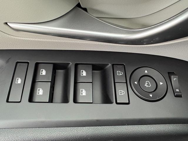 Hyundai TUCSON STYLE KLIMAAUTOMATIK TOTWINKEL NAVI SHZ RFK PDC 