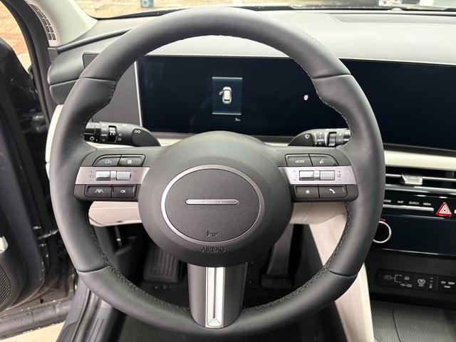 Hyundai TUCSON STYLE KLIMAAUTOMATIK TOTWINKEL NAVI SHZ RFK PDC 