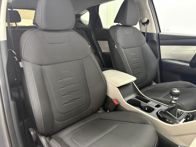 Hyundai TUCSON STYLE KLIMAAUTOMATIK TOTWINKEL NAVI SHZ RFK PDC 