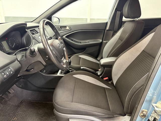 Hyundai i20 YES! PLUS NAVI SHZ KLIMAAUTOMATIK TEMPOMAT ALU 