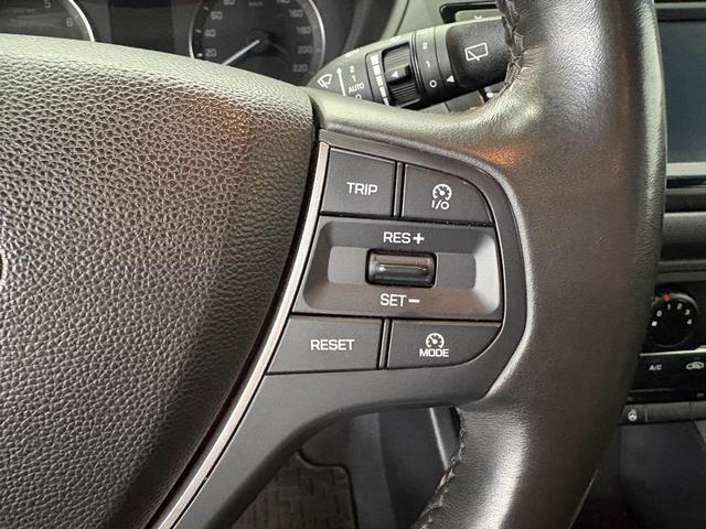 Hyundai i20 YES! PLUS NAVI SHZ KLIMAAUTOMATIK TEMPOMAT ALU 