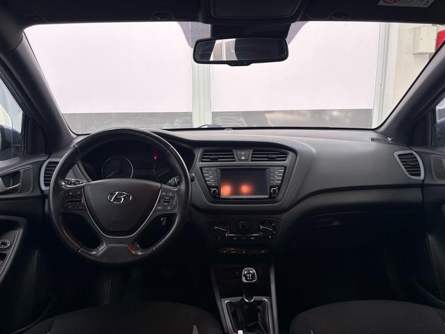 Hyundai i20 YES! PLUS NAVI SHZ KLIMAAUTOMATIK TEMPOMAT ALU 