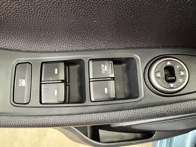 Hyundai i20 YES! PLUS NAVI SHZ KLIMAAUTOMATIK TEMPOMAT ALU 