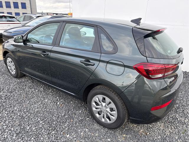 Hyundai / i30 / Gr&uuml;n / / / STYLE NAVI LED RFK PDC 