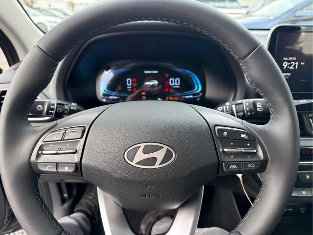 Hyundai / i30 / Gr&uuml;n / / / STYLE NAVI LED RFK PDC 