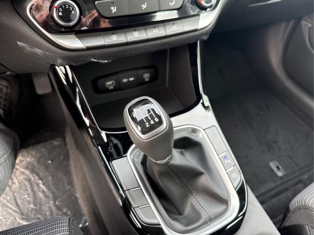 Hyundai / i30 / Gr&uuml;n / / / STYLE NAVI LED RFK PDC 